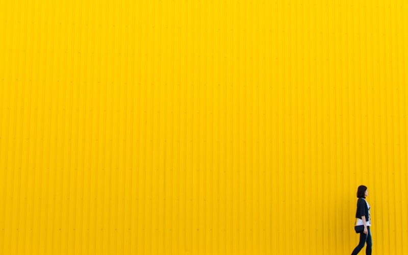 walking, woman, textures, wall, orange, lines, yellow, peoples